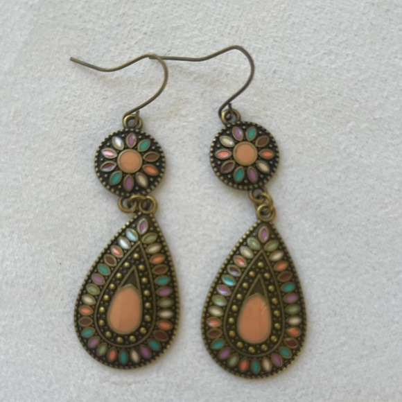 New Set of Gold Boho Retro Style Dangle Earrings - Picture 4 of 5